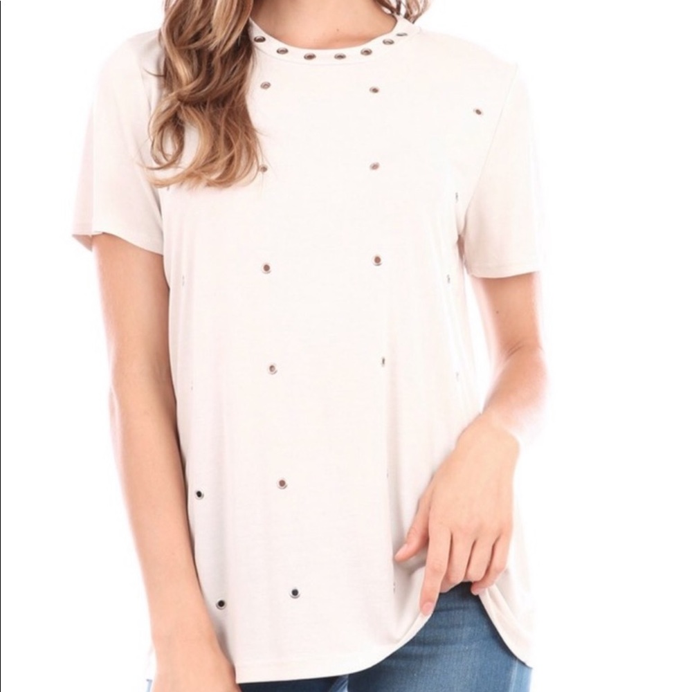 Grommet embellished short sleeve shirt